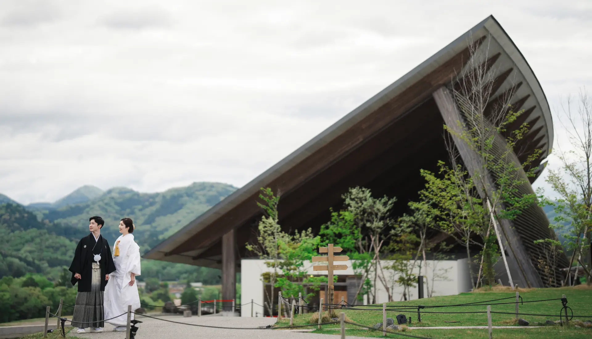 年間300件以上の結婚式とフォトウエディングの実績